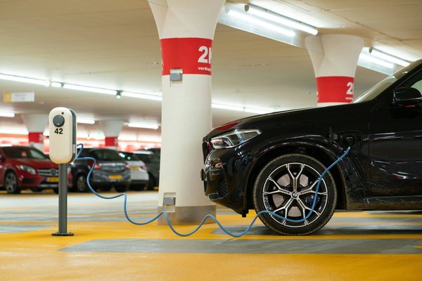 Stratégies efficaces pour réduire l'empreinte carbone de votre flotte automobile
